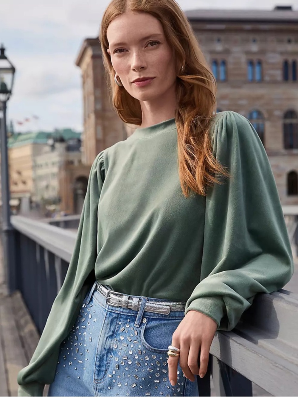 LOFT Green Velour Sweatshirt Women’s Long Sleeve Puff Sleeve Soft Pullover Top